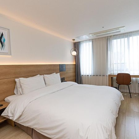 Hotel The Grang Jungmun Seogwipo Esterno foto