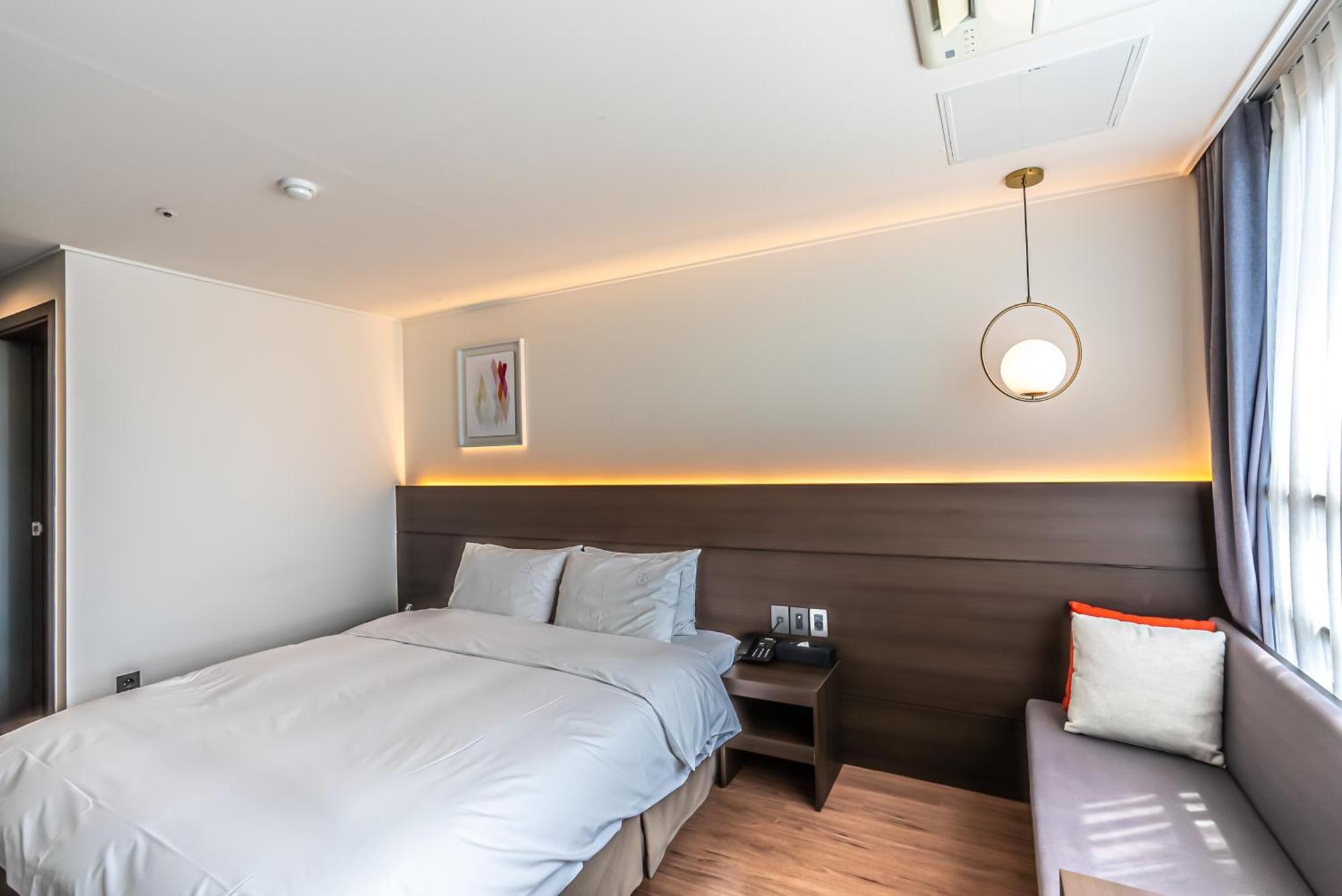Hotel The Grang Jungmun Seogwipo Esterno foto