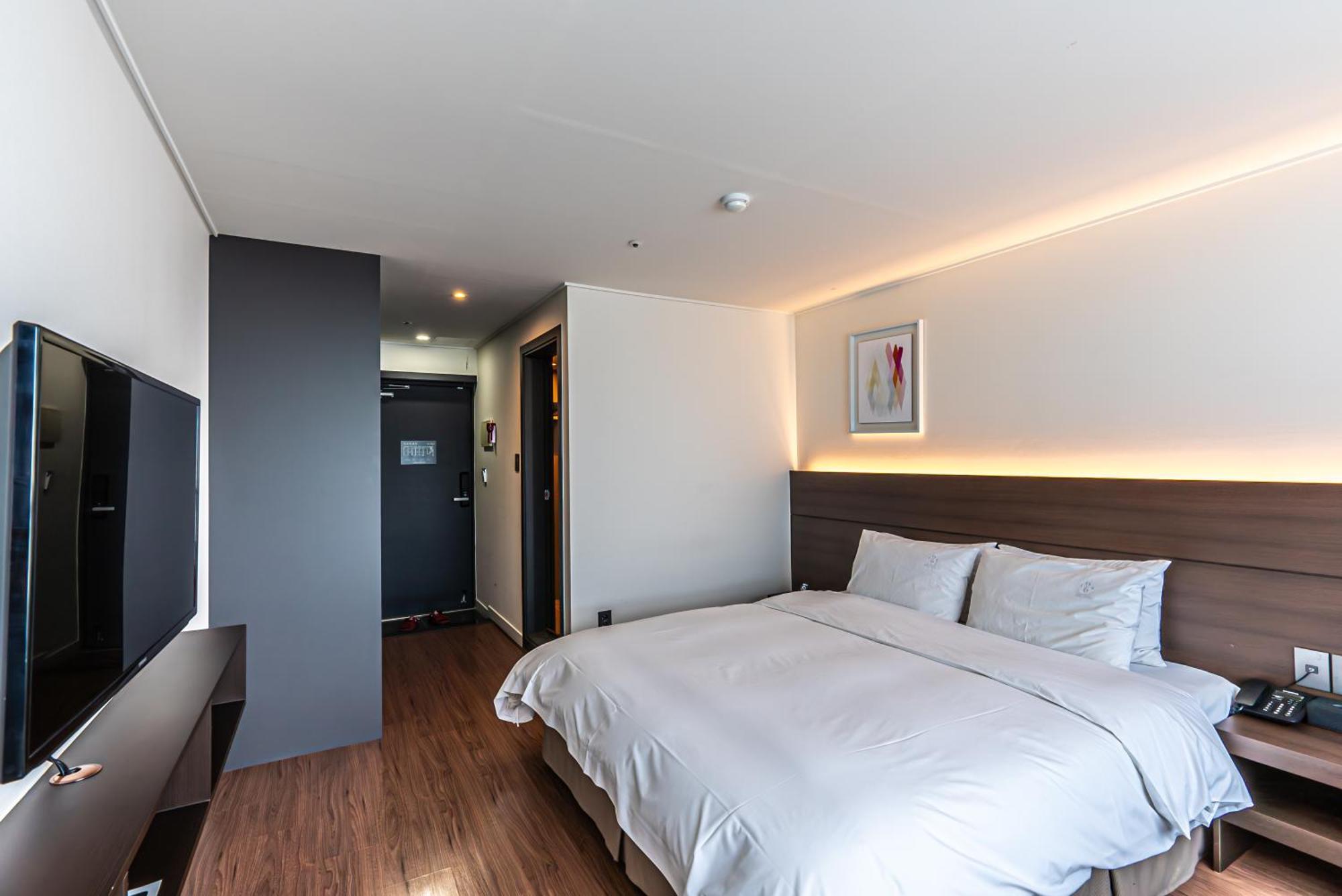 Hotel The Grang Jungmun Seogwipo Esterno foto
