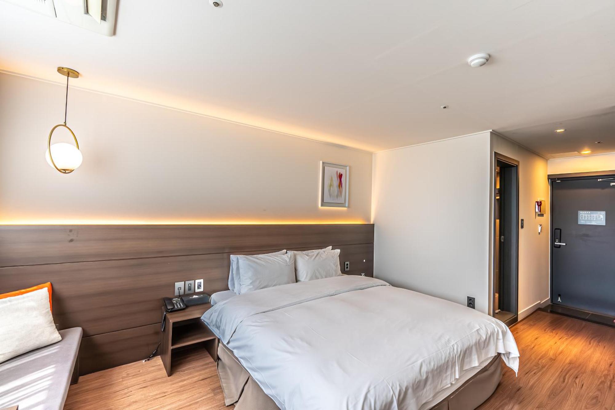 Hotel The Grang Jungmun Seogwipo Esterno foto