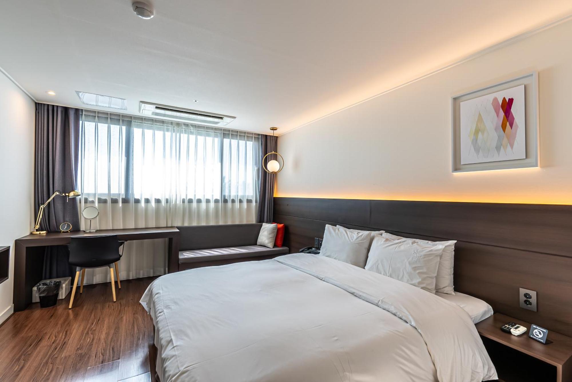 Hotel The Grang Jungmun Seogwipo Esterno foto