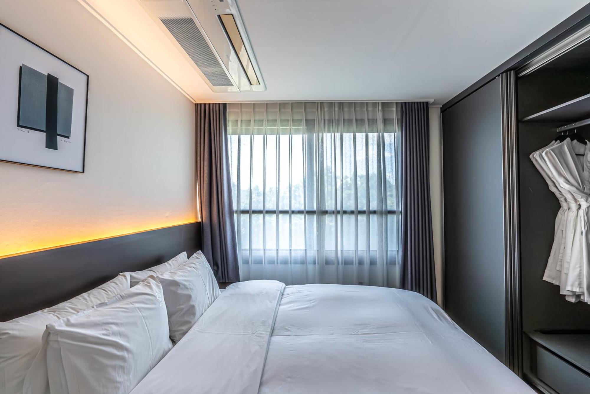 Hotel The Grang Jungmun Seogwipo Esterno foto