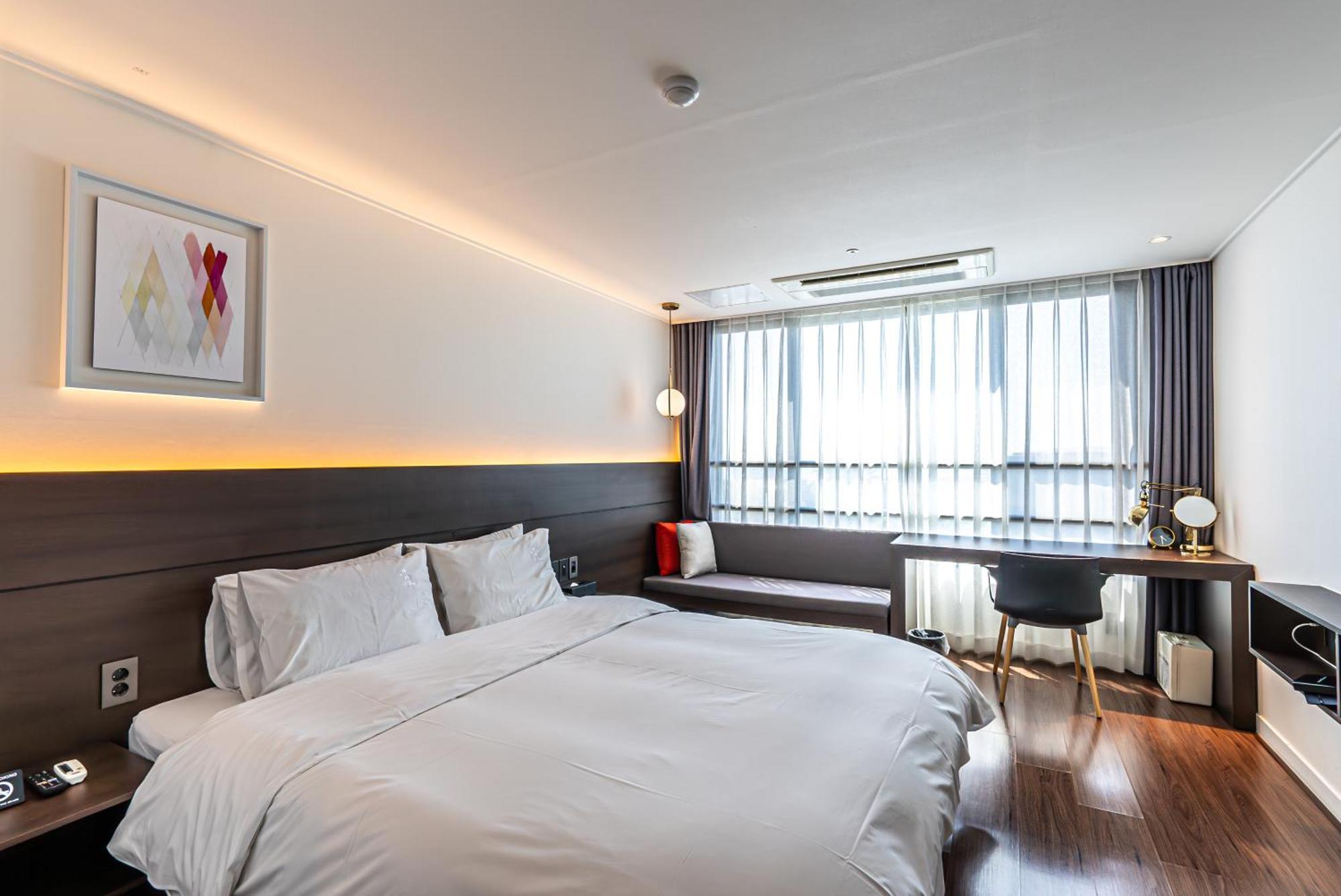 Hotel The Grang Jungmun Seogwipo Esterno foto
