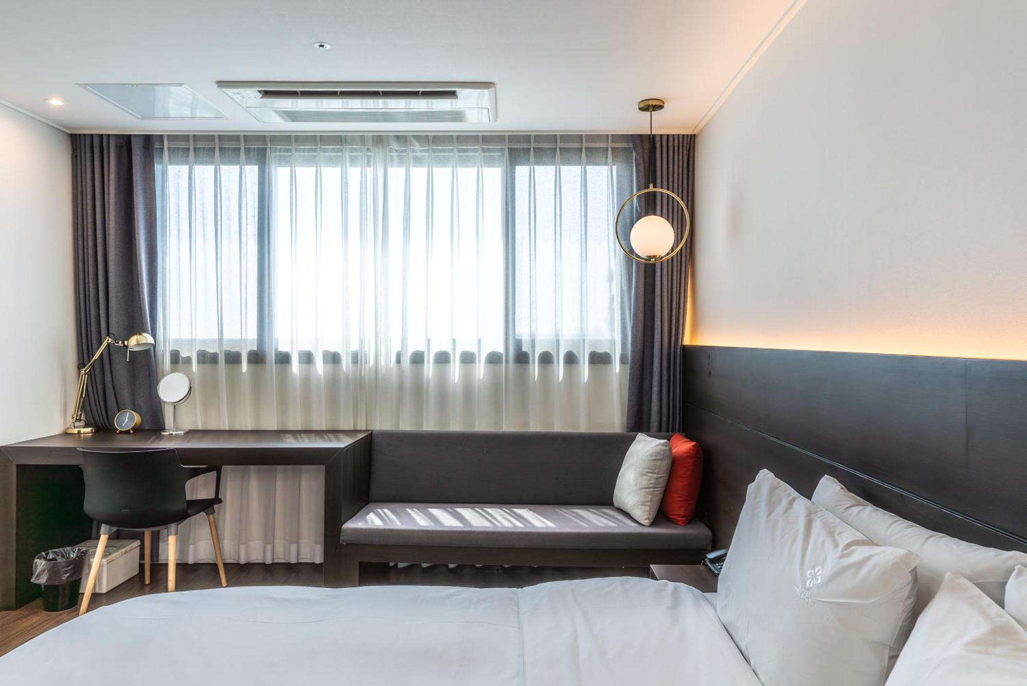 Hotel The Grang Jungmun Seogwipo Esterno foto