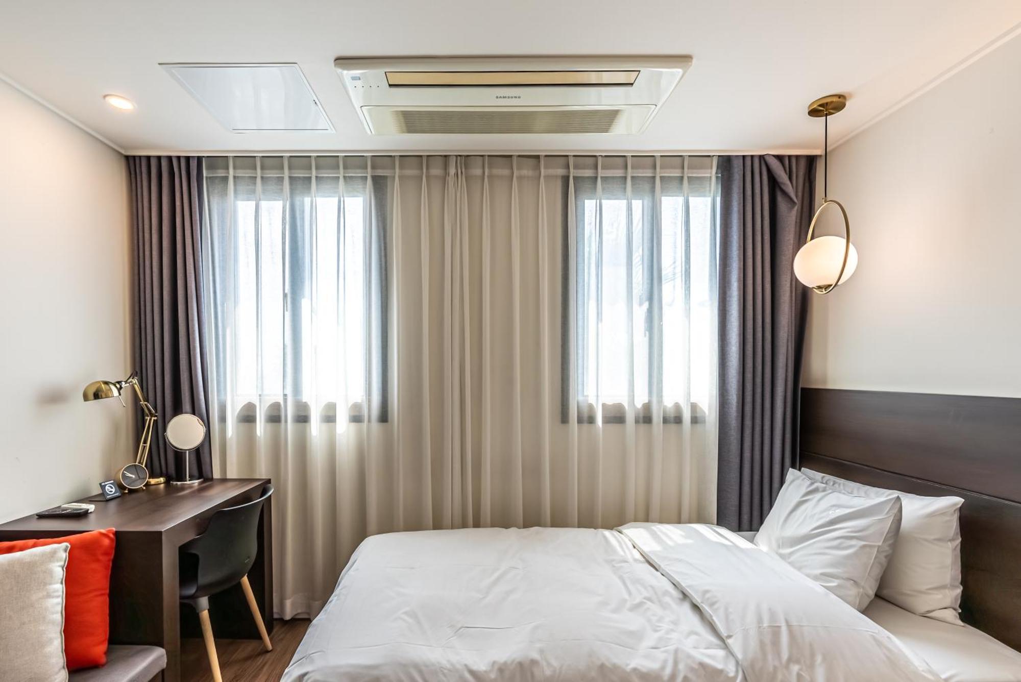 Hotel The Grang Jungmun Seogwipo Esterno foto