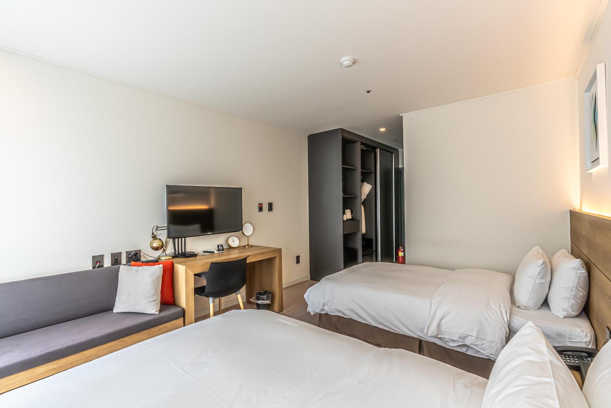 Hotel The Grang Jungmun Seogwipo Esterno foto