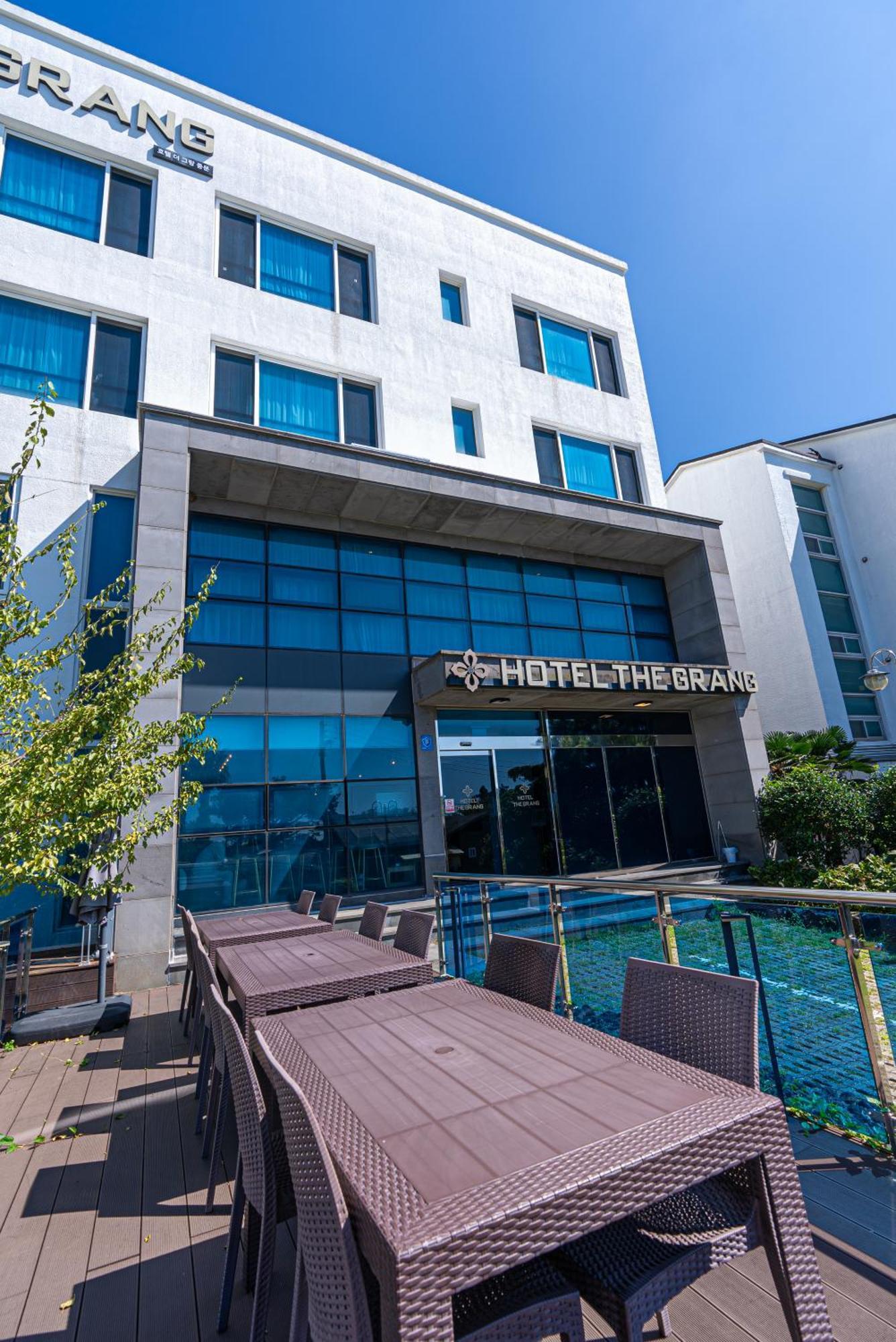 Hotel The Grang Jungmun Seogwipo Esterno foto