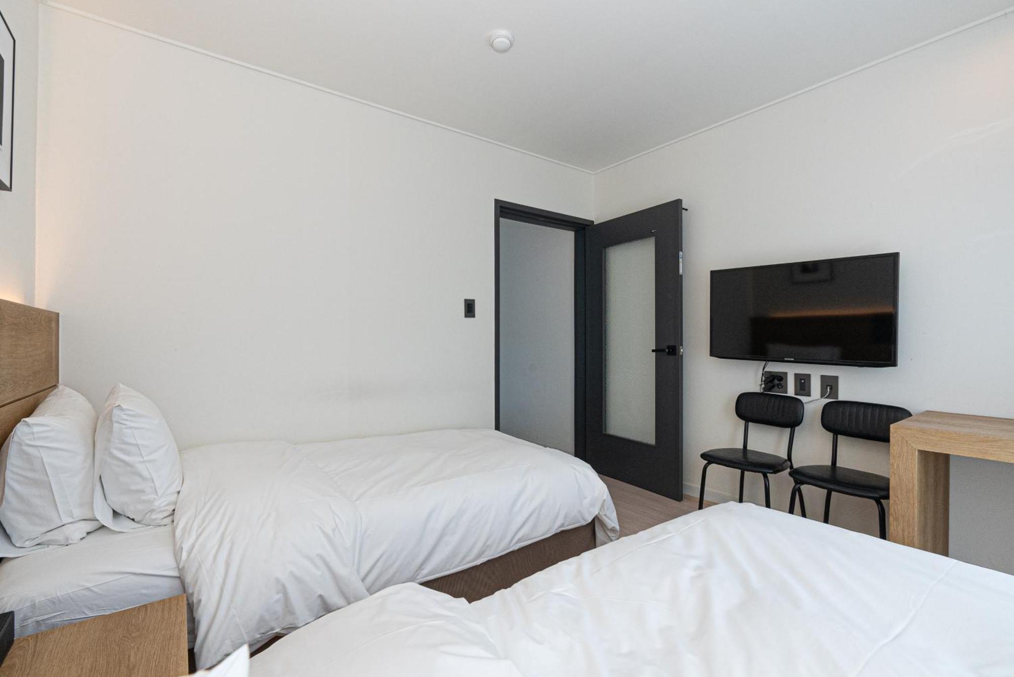Hotel The Grang Jungmun Seogwipo Esterno foto