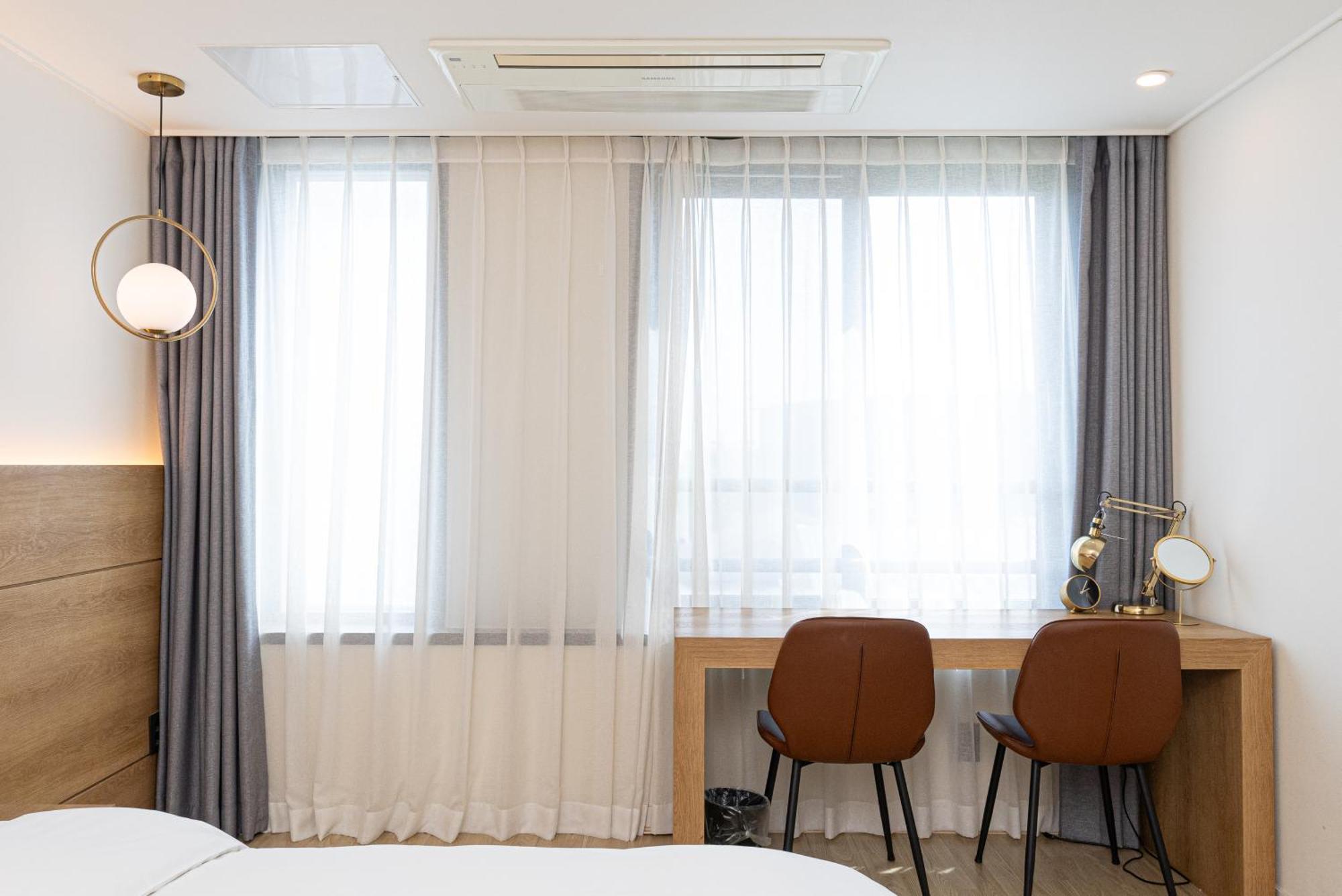 Hotel The Grang Jungmun Seogwipo Esterno foto