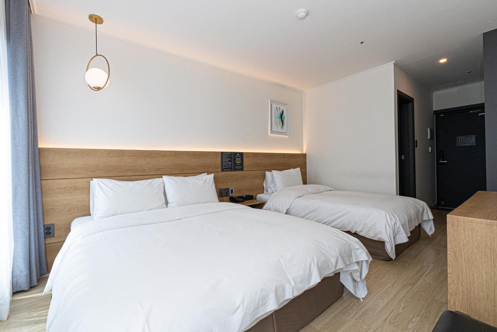 Hotel The Grang Jungmun Seogwipo Esterno foto